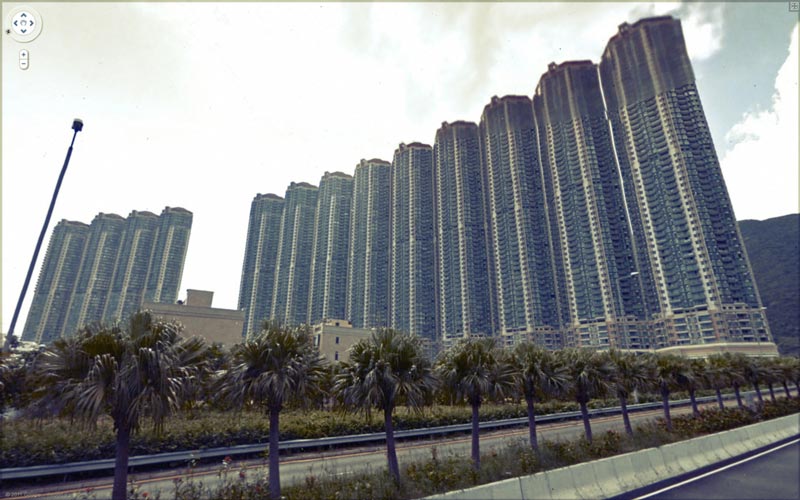 25 Pictures of Life Captured by Google Street View