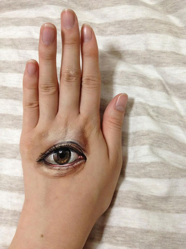 12 Trippy 3D Body Paintings
