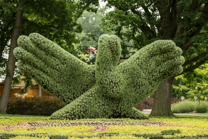Jaw-Dropping Plant Sculptures from Mosaiculture Intl. 2013