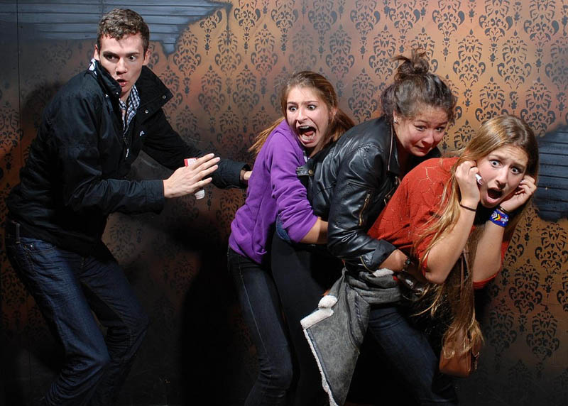 36 Haunted House Photos of Terrified People