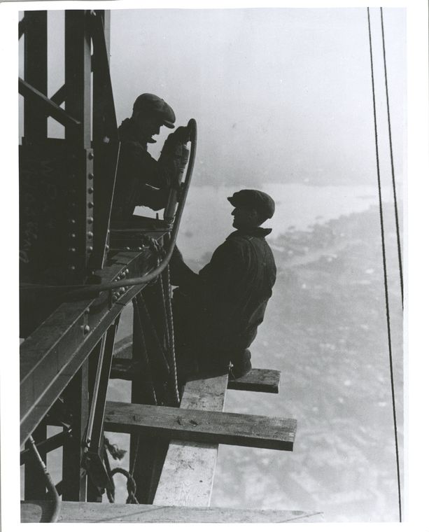 Workers on Empire State building