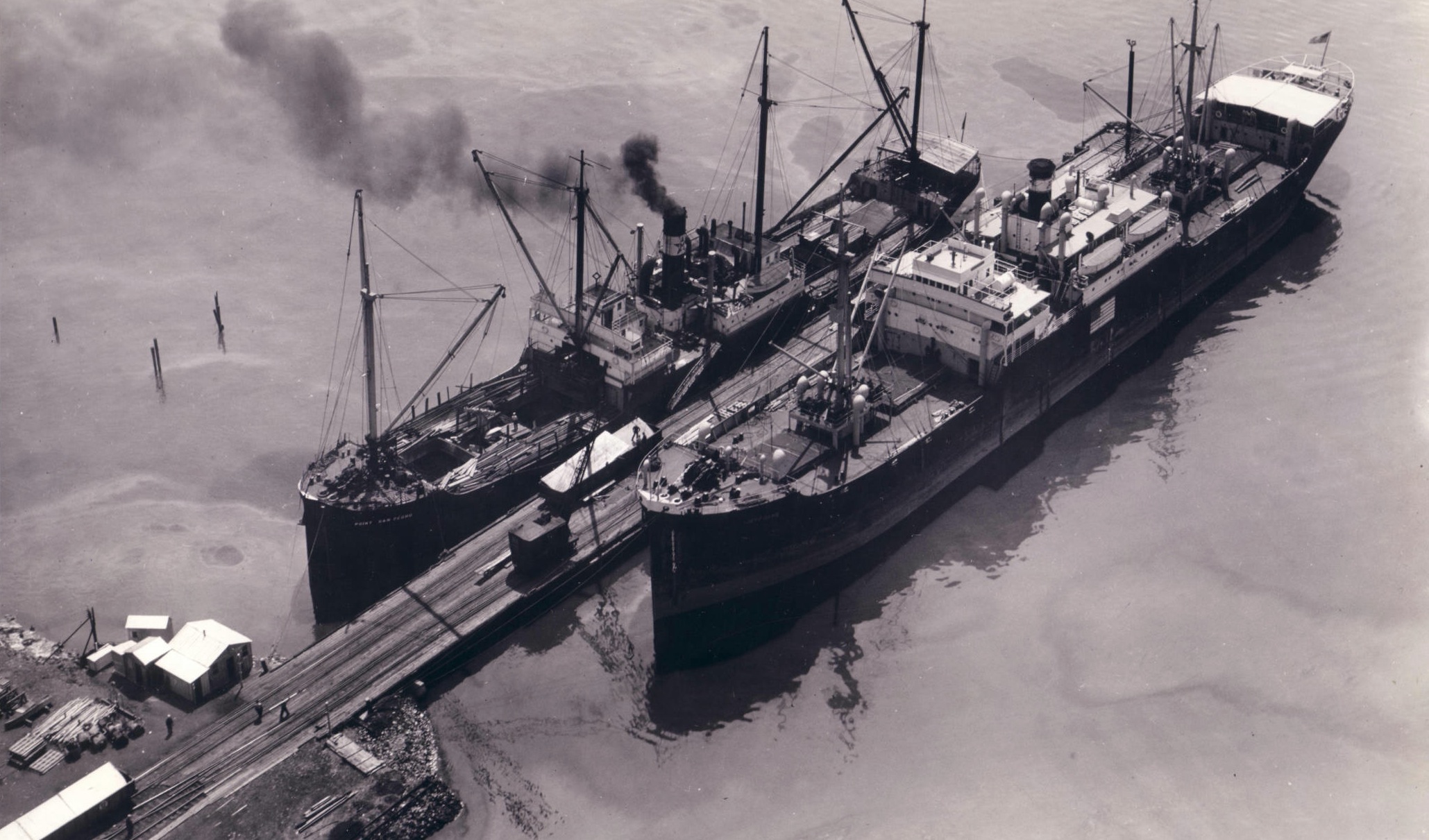2 ships 1 dock 1940