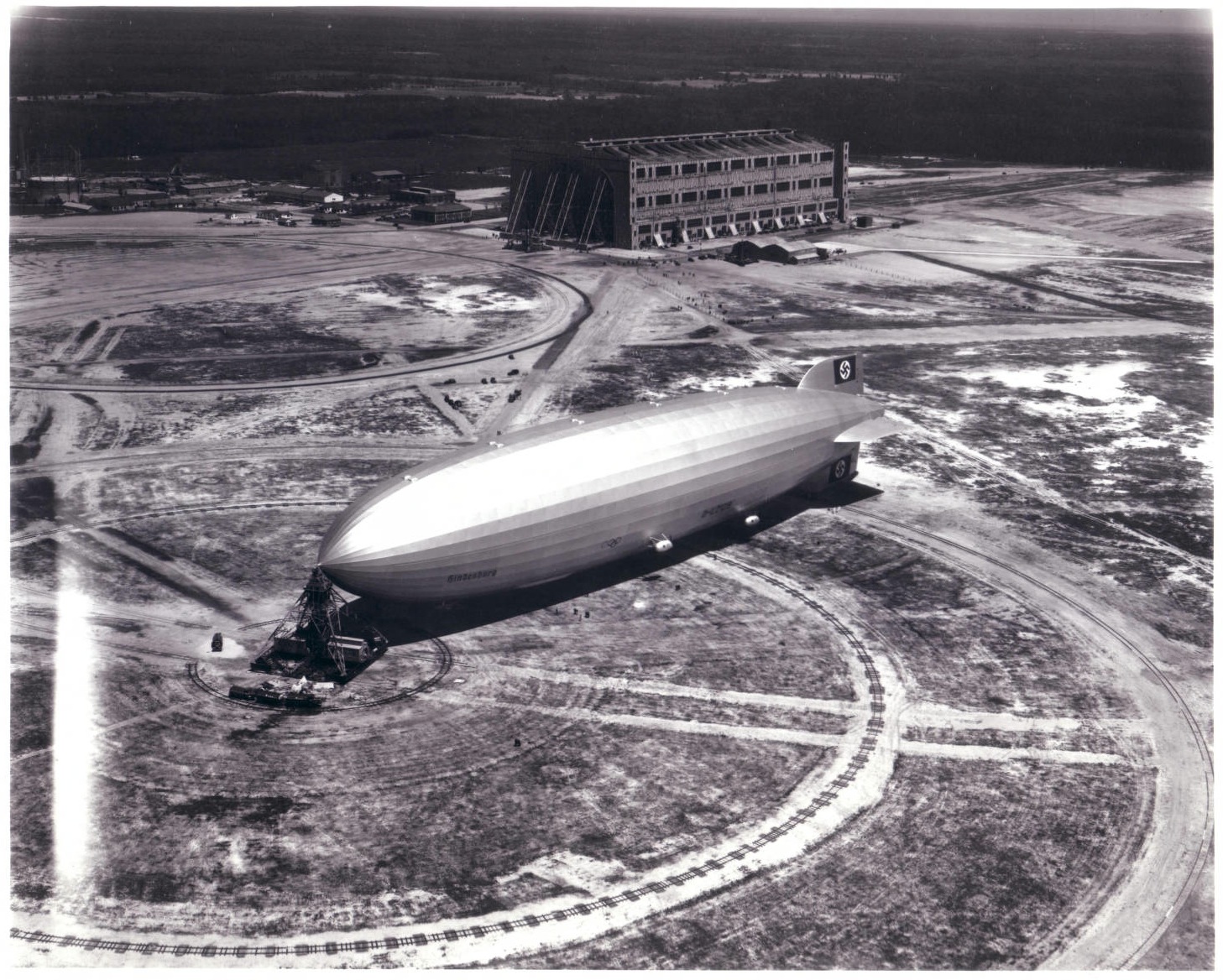 Hindenburg Zeppelin in Lakehurst NJ 1936