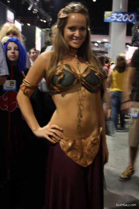 THE HOT SEXY GIRLS OF COMIC CON.....