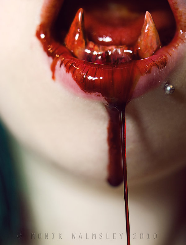 25 sinfully delicious horror and dark pics