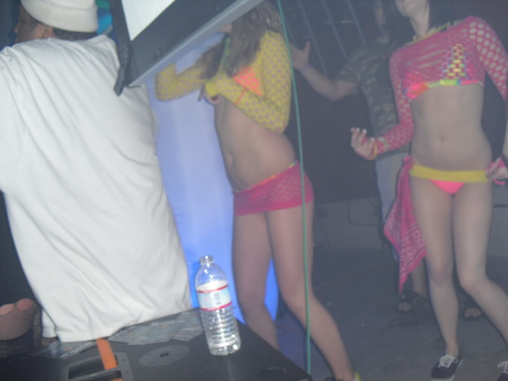 Hot Raver Girls 1