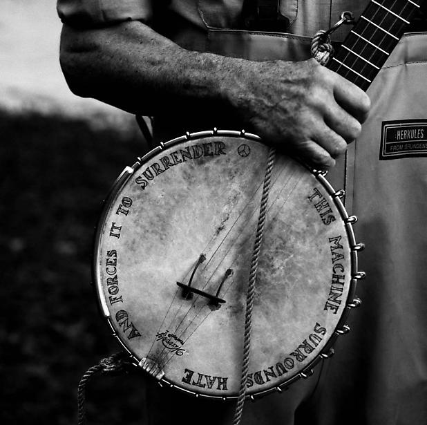 random pic pete seeger banjo - Herkules Duelace Machine Ws Ma Surrod. Hate Surrend Mareny Forces It