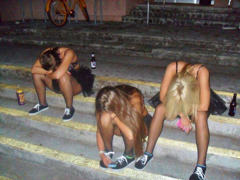 three drunk girls