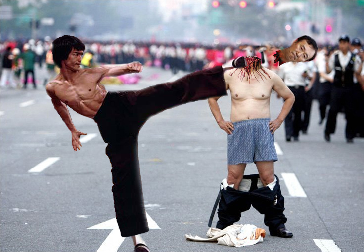 Don't you dare pull down your pants in front of Bruce Lee.