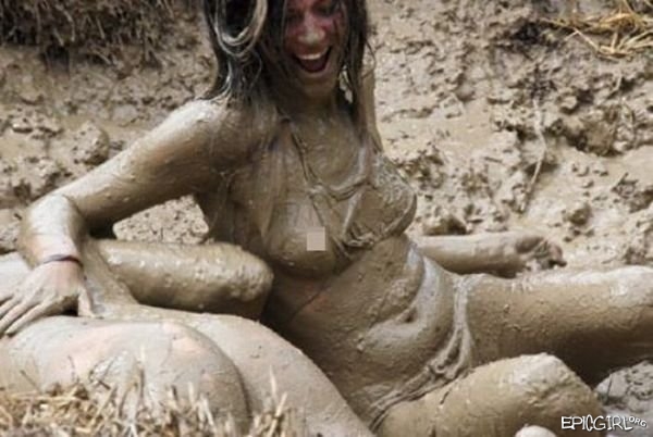 Girls Mud Fight