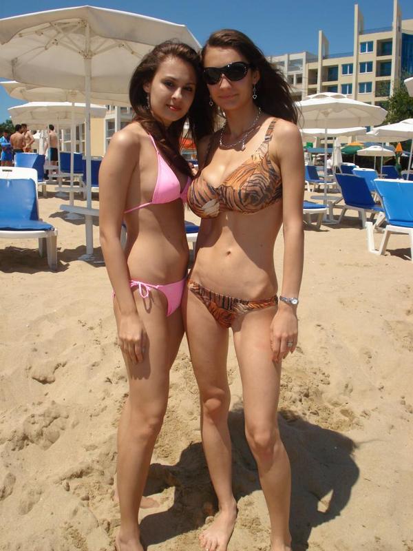 Couple of Bikini Babes