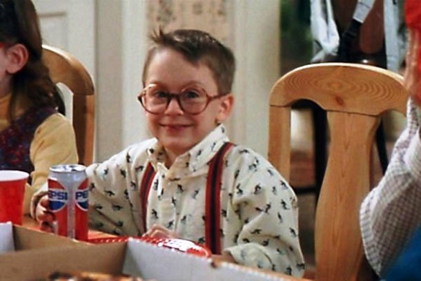 Macaulays brother Kieran also starred in the movie. He played the role of Fuller, Kevins little bed wetting cousin.