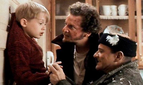 Pesci also wanted to make sure Culkin really felt afraid of him so he did his best to avoid Culkin on the set. Once, he even accidentally draw blood from Culkin. It was during one of the rehearsal for the coat hook scene when Pesci says, 'I'm gonna bite all your fingers off, one at a time.'" Pesci actually bit him and broke his skin.