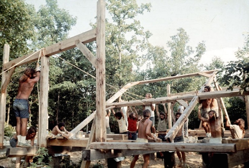 33 Pictures of Early Hippy Organic Culture Living Off the Grid