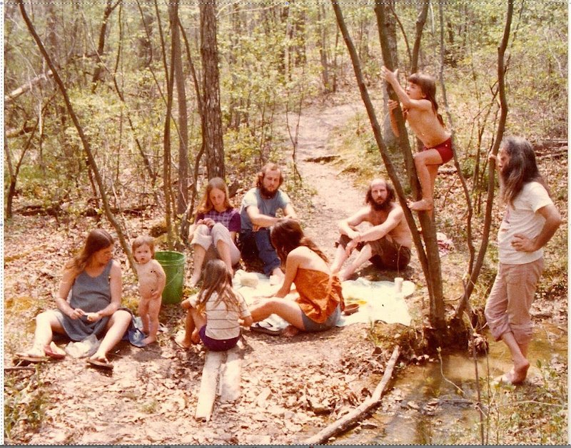 33 Pictures of Early Hippy Organic Culture Living Off the Grid