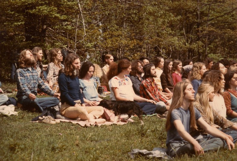 33 Pictures of Early Hippy Organic Culture Living Off the Grid