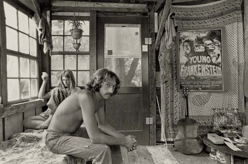 33 Pictures of Early Hippy Organic Culture Living Off the Grid