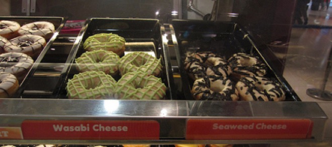 Singapore wasabi cheese and seaweed cheese donuts