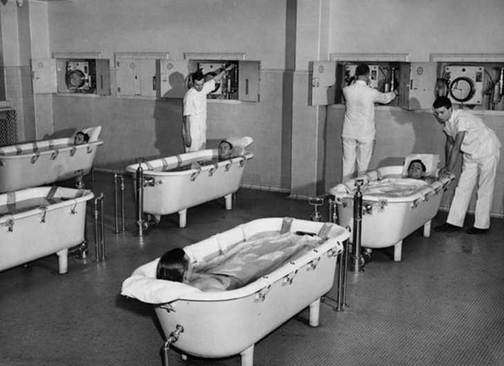 27 Rare Vintage Medical Institution Photos!
