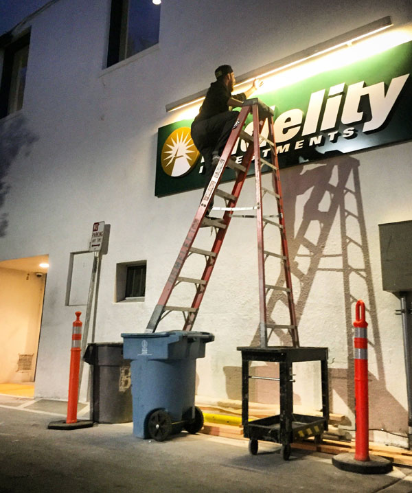 ladder safety fails - prelity Ent