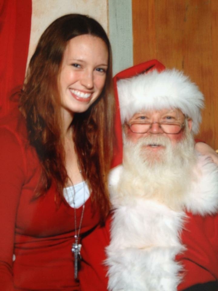 This College Student Has Visited The Same Mall Santa For 19 Years