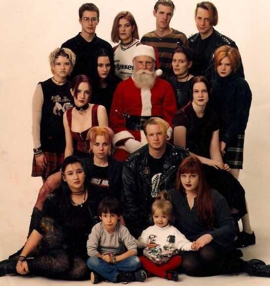 46 Most Awkward Family Holiday Pictures!
