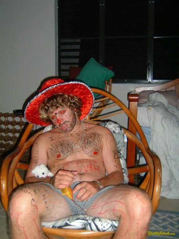 22 People Who Deeply Regret Drinking Too Much...