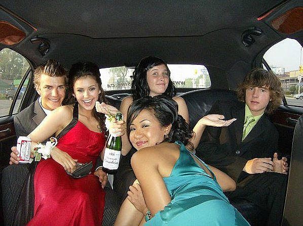 18 Hollywood Stars Prom Photos