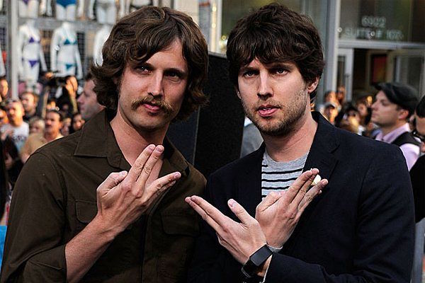 Jon Heder (Dan)...It takes two blades to get to glory, and Jon Heder does it with his twin brother, Dan. Although not an actor like his twin bro, Dan works in the industry with special effects.