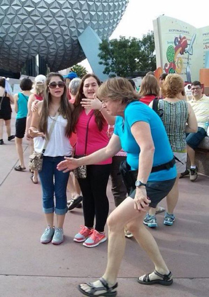 20 People Who PHOTOBOMBED Perfectly Nice Pictures!