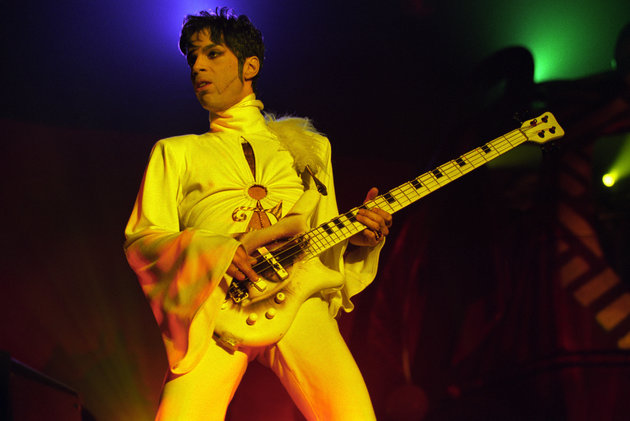 29 Images to remember Prince the pop legend