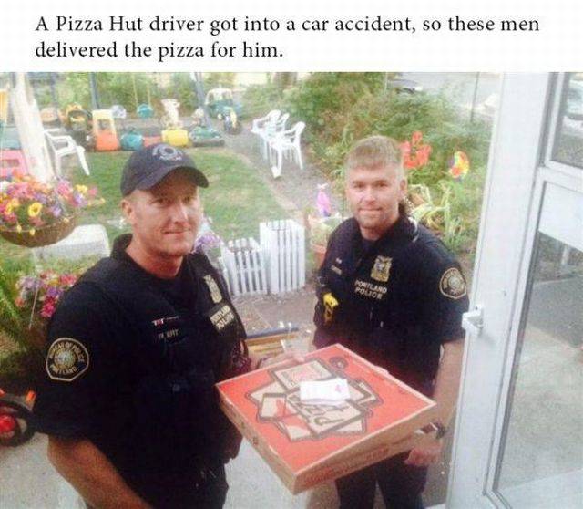 pizza hut police - A Pizza Hut driver got into a car accident, so these men delivered the pizza for him.