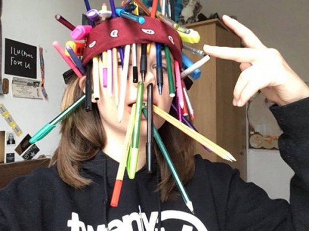 many pens can you fit on your face