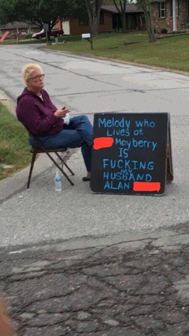 sitting - Melody who Lives ot Mayberry Is Fucking Husband Alan