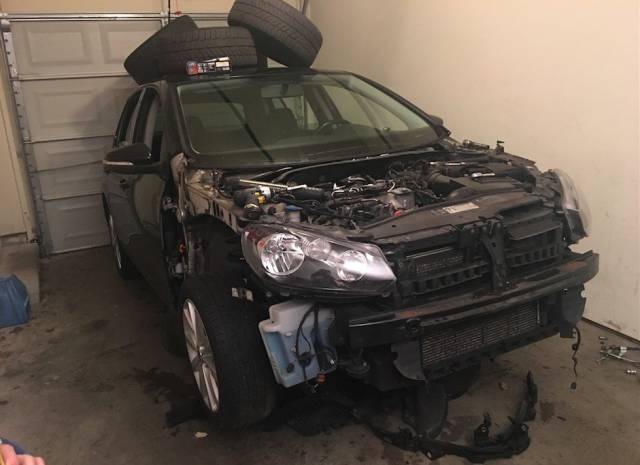 A Smart Young American “Stripped” His Diesel Golf -