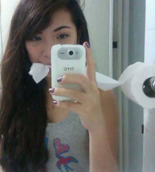 15 Fail Girls Try Hard For Sexiest Selfie Ever!