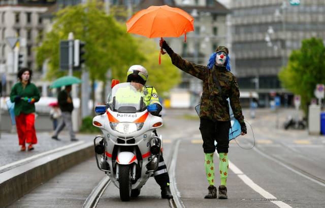 police motocycle umbrelle