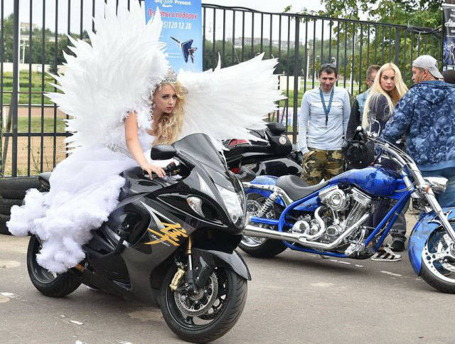 32 Biker Chicks That Make You Want To RIDE