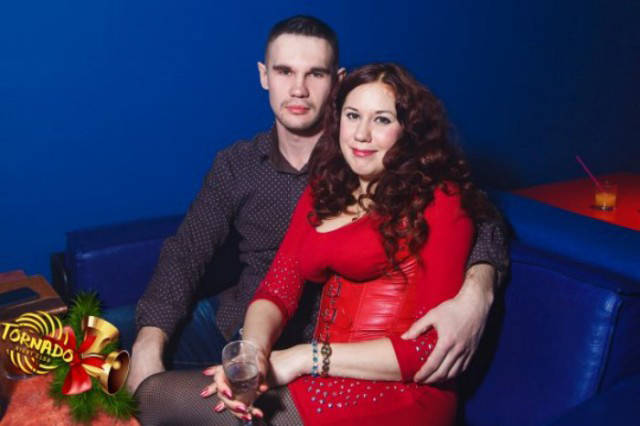 Cringeworthy Russian party pics of pretty normal looking couple that is just a little bit off.