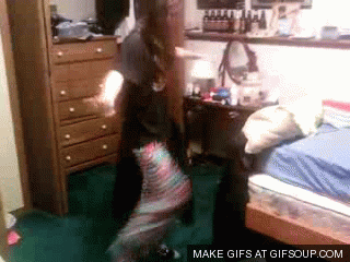 28 Times When Girls Stubbed Teir Toes