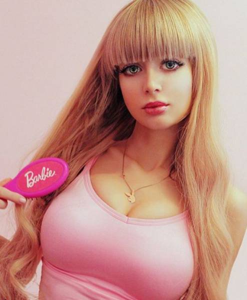 27 Living Dolls Are Among Us