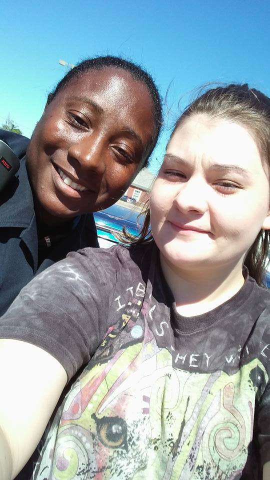 Adding to the confusion, Culbreath pulled over into the parking lot of a grocery store. The cop then announced to Davenport and her family that she wanted to buy them food and diapers for the baby.Although the cop only wanted to quietly support the young family with the little resources she had left, it was Davenport who shared on social media the act of kindness she showed to her family.
“I wanted her to know I knew how she felt, but nothing is [ever] worth stealing. I made it clear that day if she ever needed any food or clothes not to steal, find me. I will help you as much as I can. If I can’t, I will help her find someone who will,” the kind cop stated in an interview with a local newspaper.

Not only did Culbreath buy groceries for Davenport and her family, she also helped look for funds to get the young mom get back to school