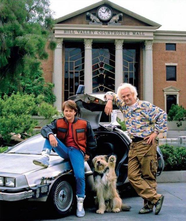 funny pic back to the future scenes - Hil Valley Courthouse Malli