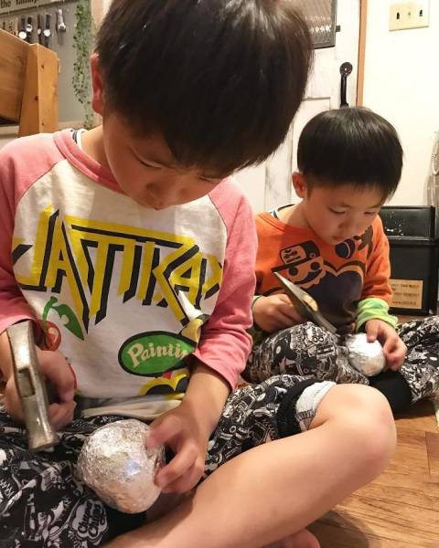 Japanese Are Polishing Aluminum Foil Balls, And It’s Unexpectedly Perfect!