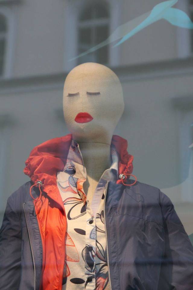 carefree funny pics of - mannequin head with fake eyelashes and lipstick