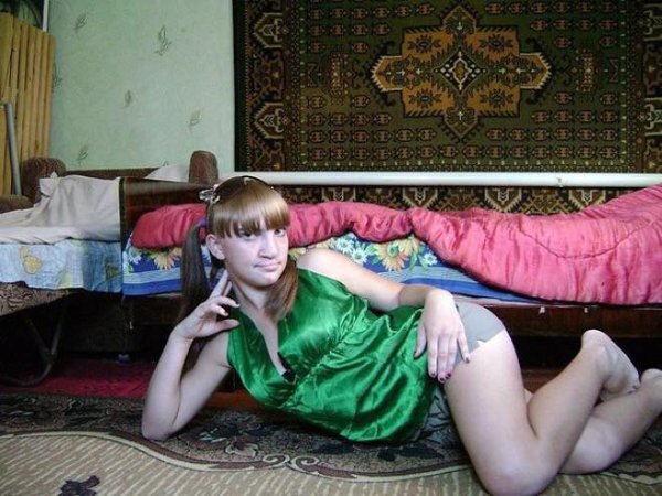 russian girl posing - E tia an