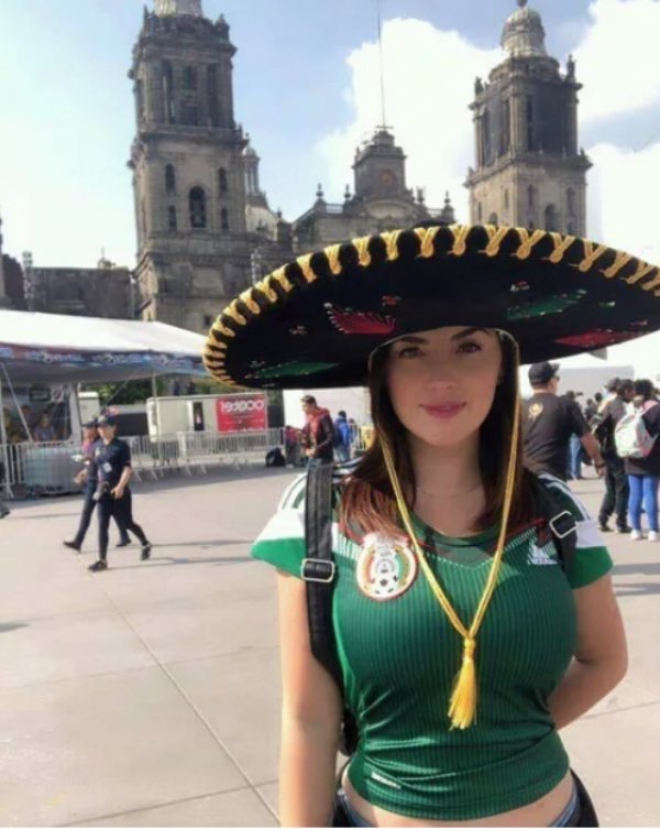 mexico hot girl football fan