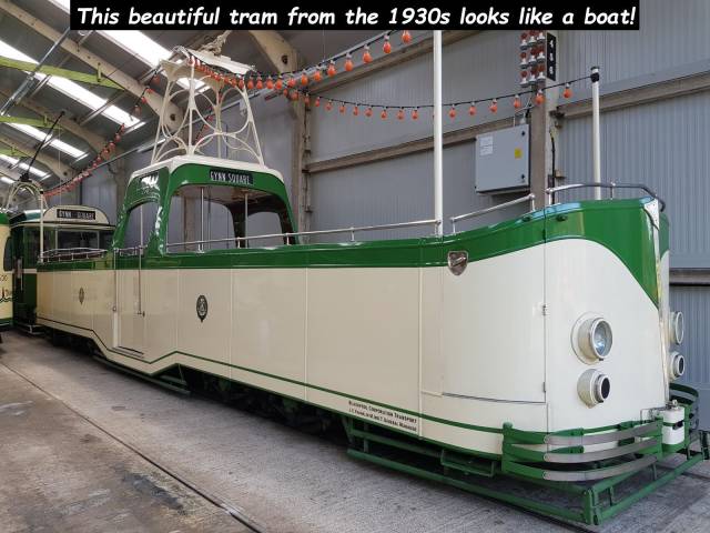 tram - This beautiful tram from the 1930s looks a boat! Sys