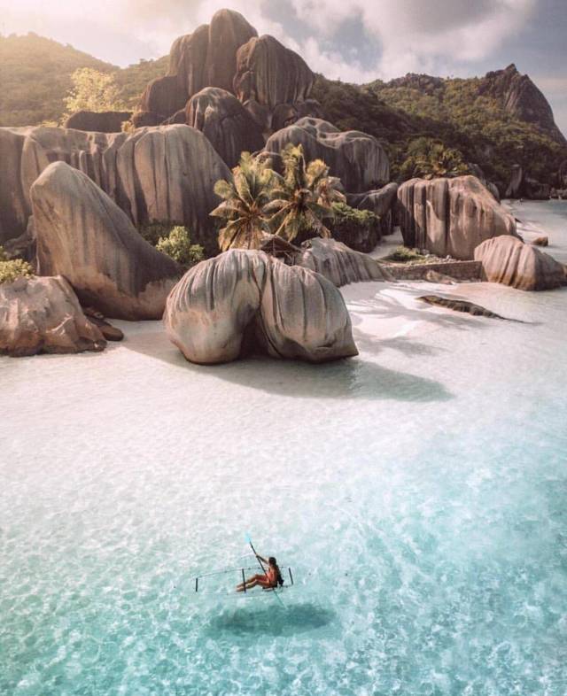seychelles clear water