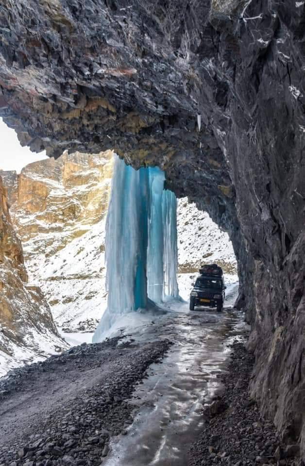 frozen waterfall pakistan